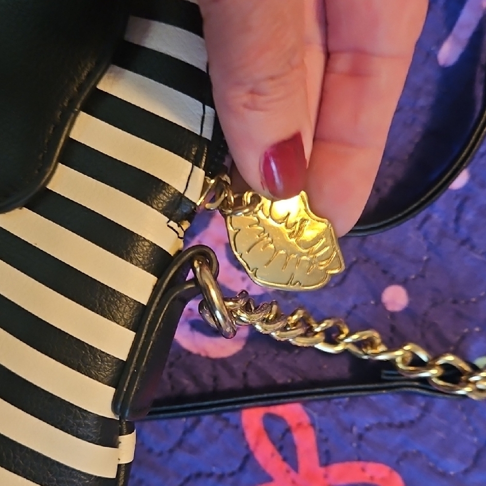 EUC Betsy Johnson Bag - Picture 6 of 7